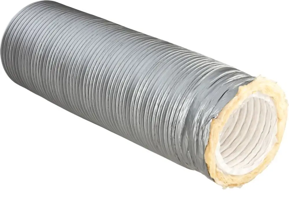 Nahaufnahme eines flexiblen, isolierten Luftschlauchs von Stiebel Eltron.